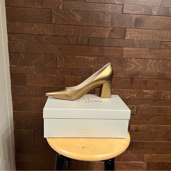 Marc Fisher Shoes - Picture 2 of 5